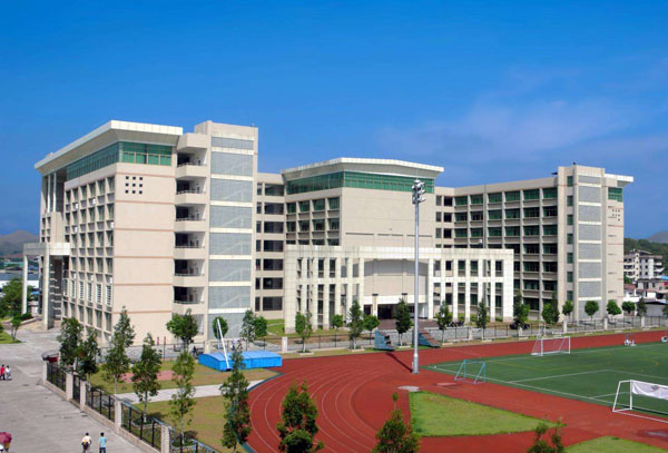 ​校(xiào)園風(fēng)光(guāng)